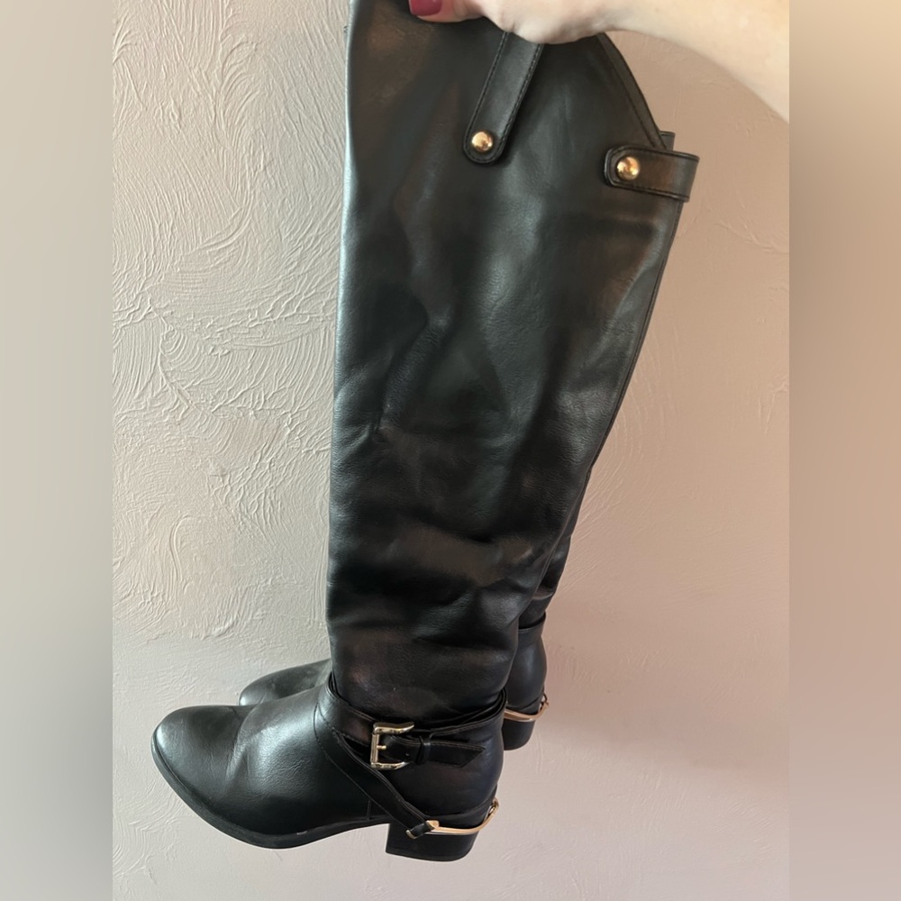 Black boots from Venus, never worn except to try on, size 9